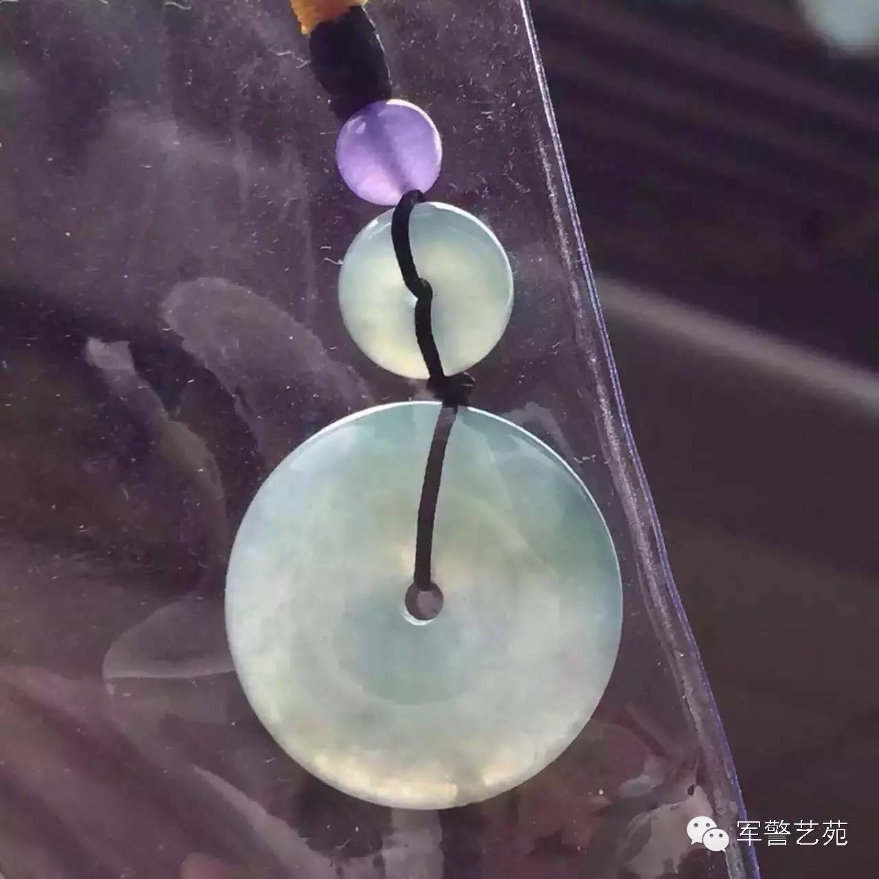 蜜蜡是带白花好还是纯黄好_白花蜜蜡和黄蜜蜡哪个好_蜜蜡黄白花是啥料