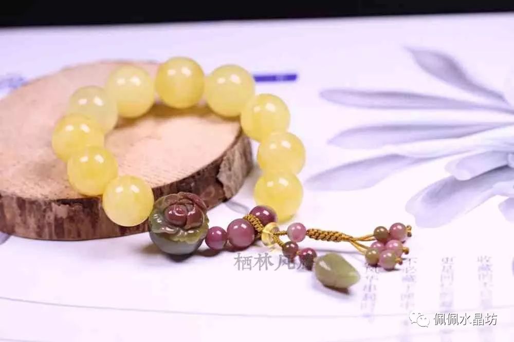 南红手链适合什么人戴_戴南红手串有什么讲究_佩戴南红手链有什么好处