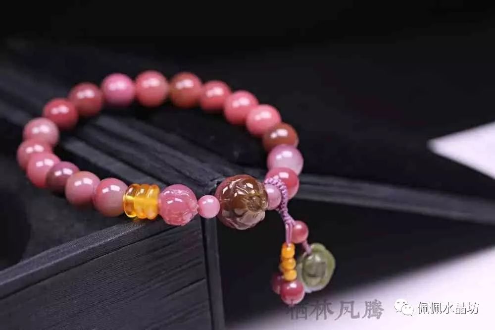 戴南红手串有什么讲究_南红手链适合什么人戴_佩戴南红手链有什么好处
