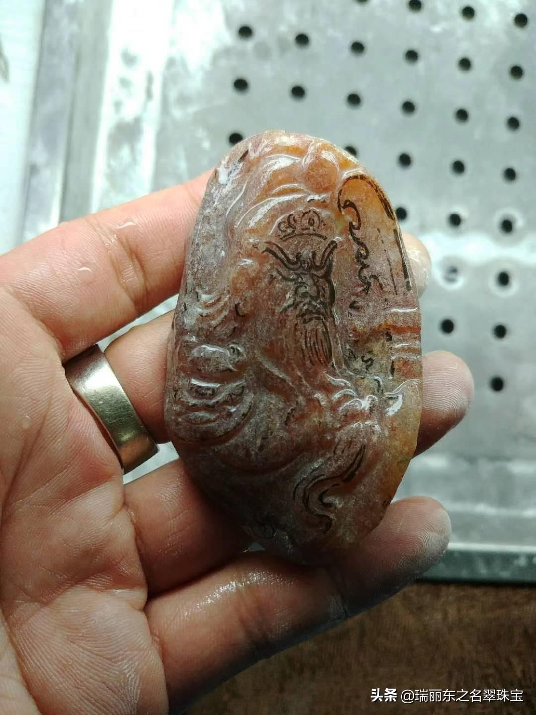 翡翠雕刻刀用什么工具_翡翠用什么刀雕刻_翡翠雕刻刀是什么材质的