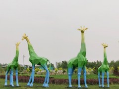 不锈钢雕塑厂家 不锈钢几何切面长颈鹿雕塑定制 大型动物景观雕塑