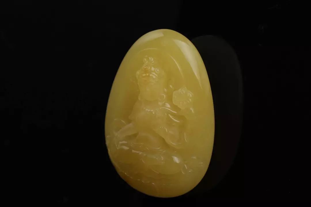 蜜蜡功效和作用有_蜜蜡作用与功效_蜜蜡的功效